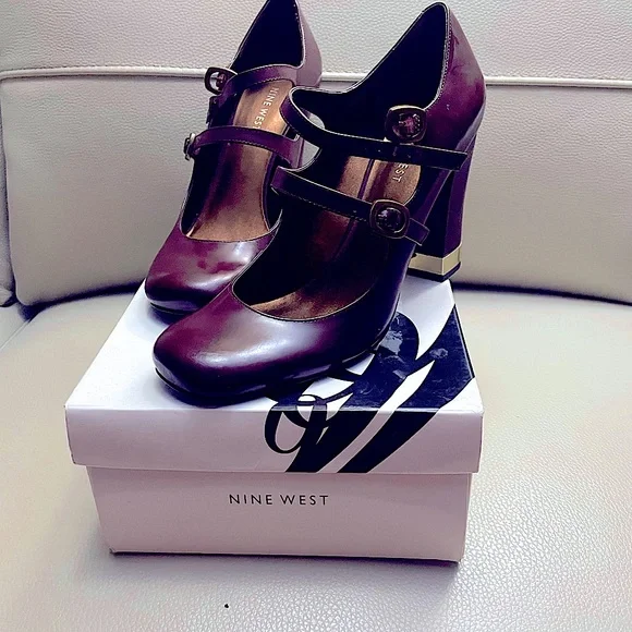 Nine West burgundy shoes - Picture 2 of 6